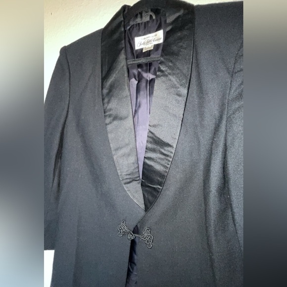 Vintage Saks Fifth Avenue 100% Pure Wool Black Blazer SIZE 10 (Large) - Picture 4 of 9